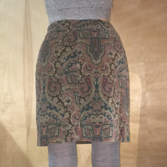 Jacquard Velvet Skirt - Picture 4 of 8